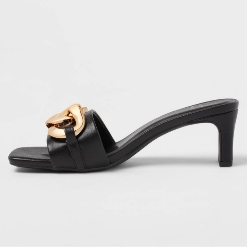 Chain Heels - Picture 3 of 10